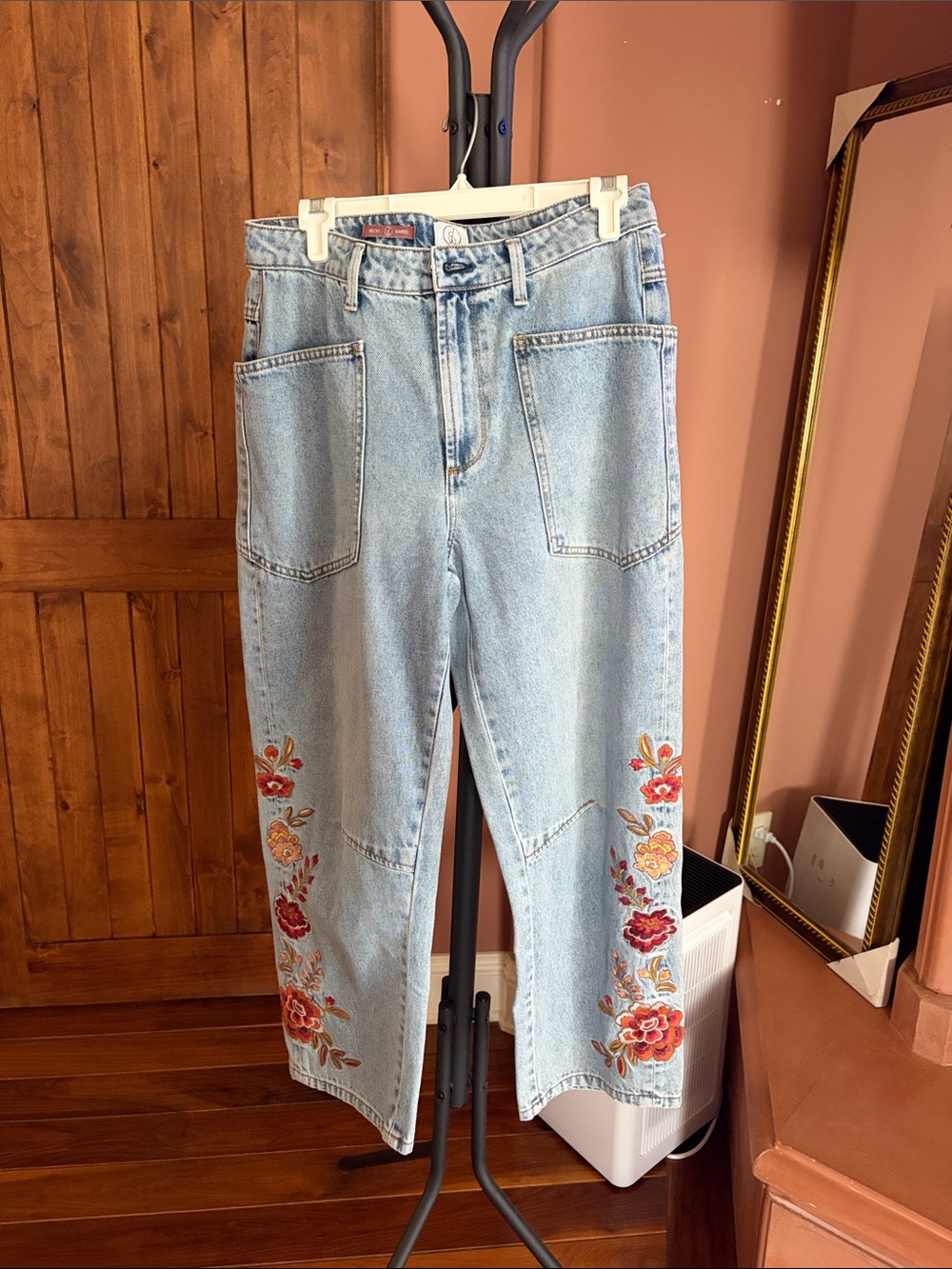 High-end Becky Barrel Light Blue Embroidered Women’s Jeans